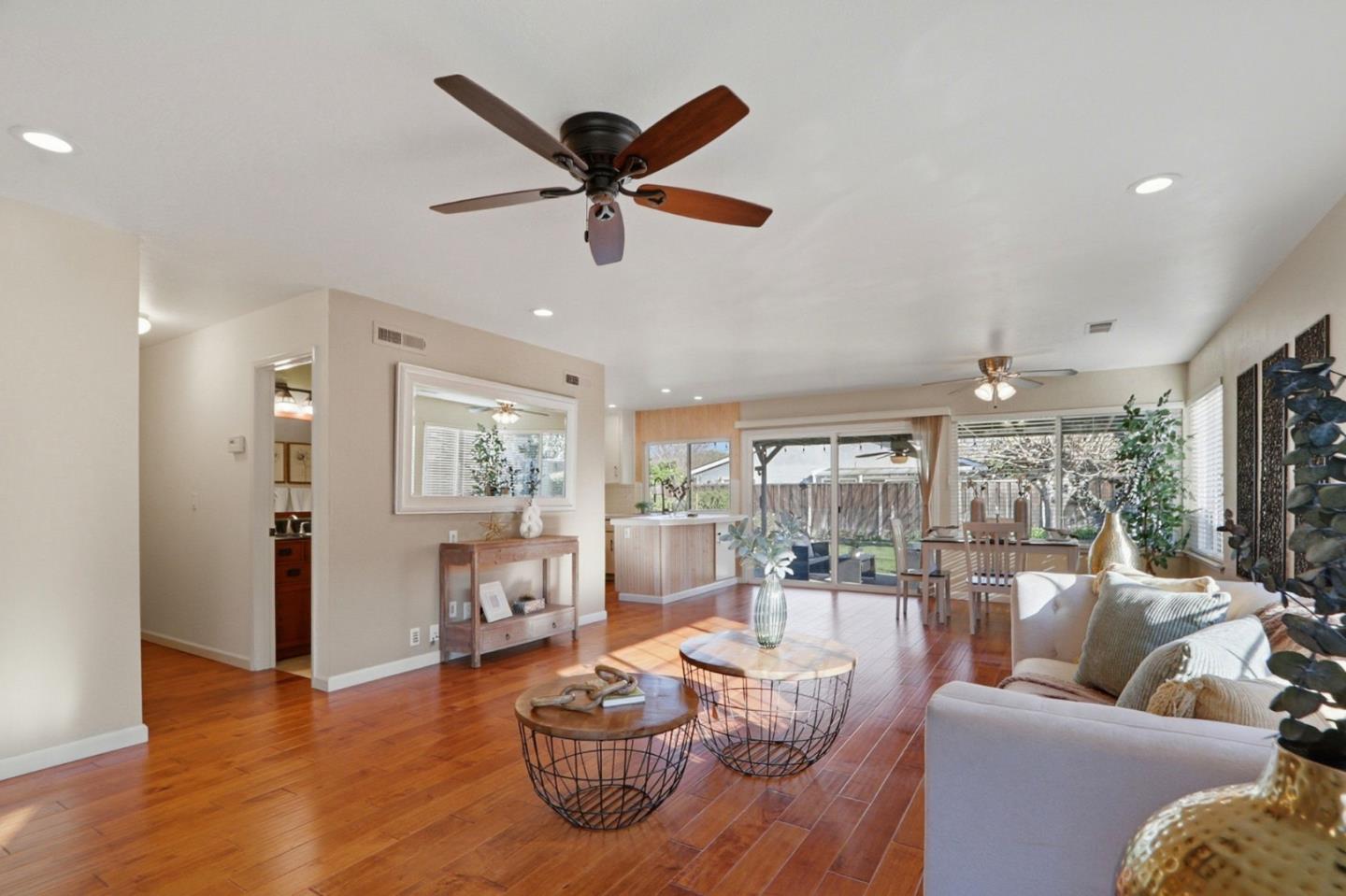 Detail Gallery Image 9 of 31 For 316 Beechvale Ct, San Jose,  CA 95119 - 4 Beds | 2 Baths