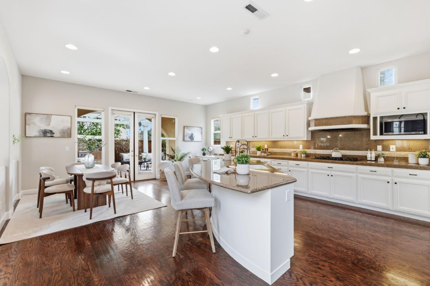 Detail Gallery Image 16 of 84 For 1826 Club Dr, Gilroy,  CA 95020 - 4 Beds | 4 Baths