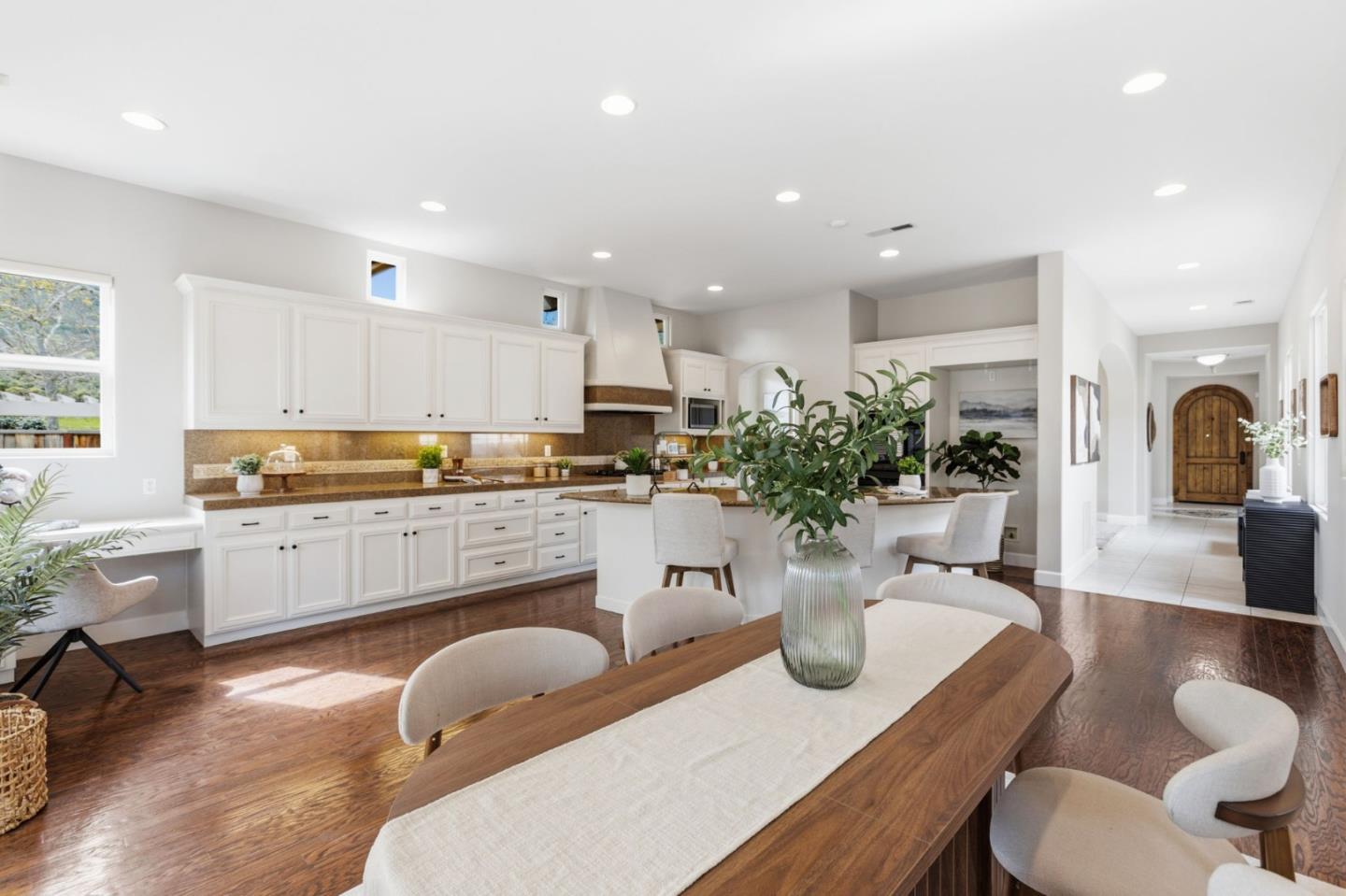 Detail Gallery Image 17 of 84 For 1826 Club Dr, Gilroy,  CA 95020 - 4 Beds | 4 Baths