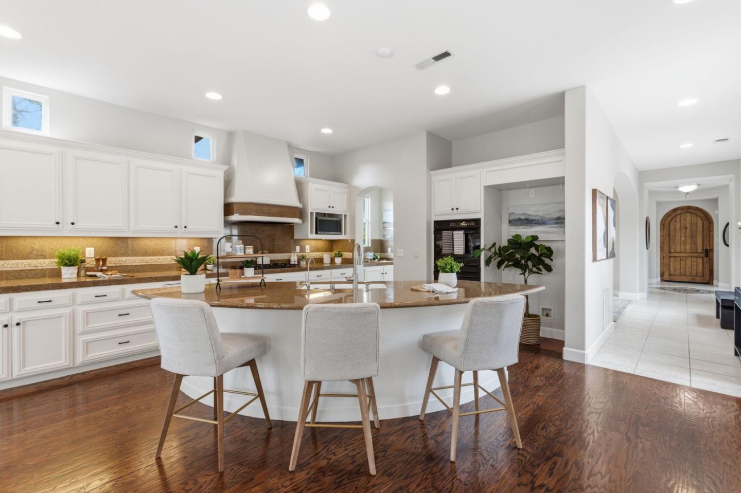 Detail Gallery Image 19 of 84 For 1826 Club Dr, Gilroy,  CA 95020 - 4 Beds | 4 Baths