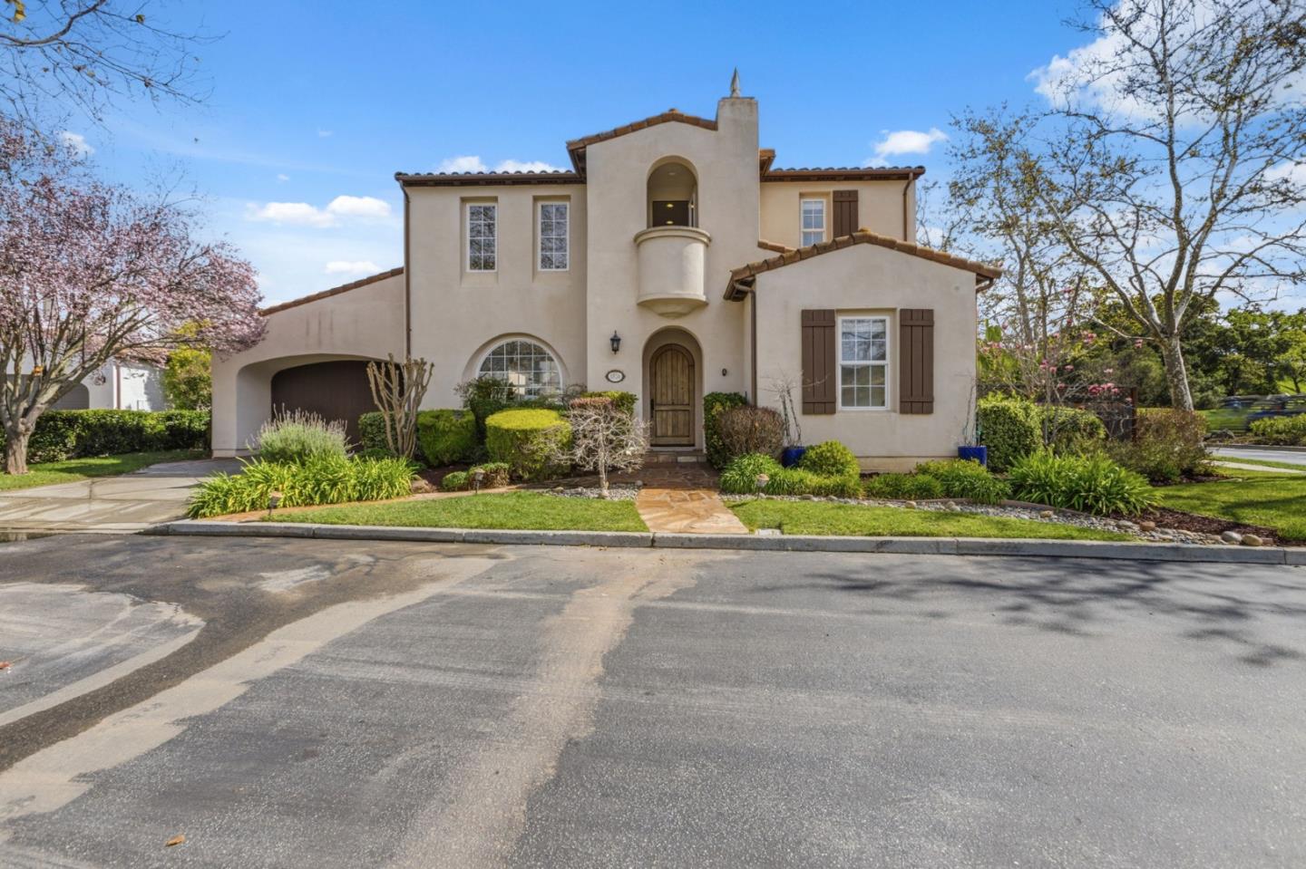 Detail Gallery Image 2 of 84 For 1826 Club Dr, Gilroy,  CA 95020 - 4 Beds | 4 Baths