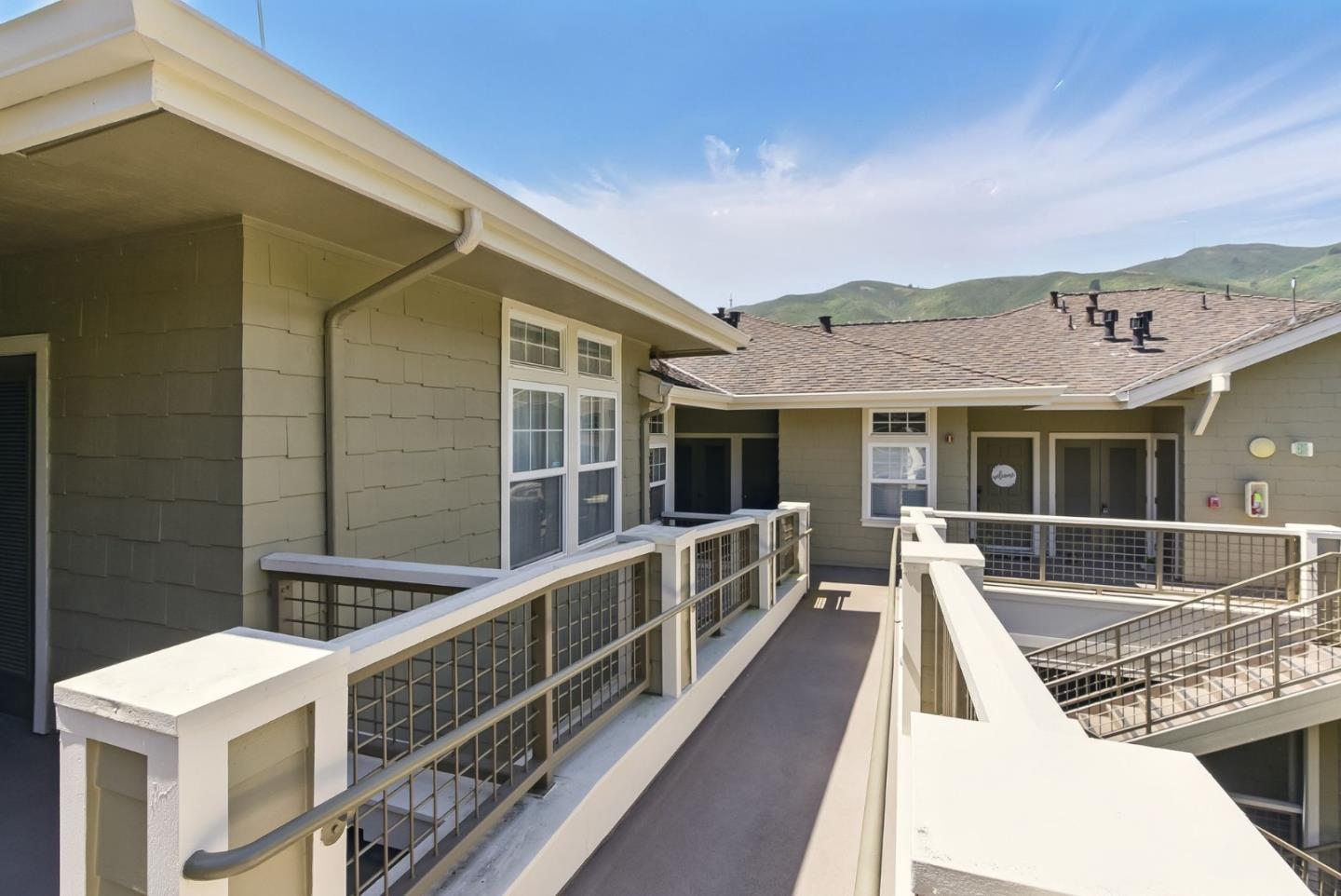 Detail Gallery Image 25 of 31 For 633 Swallowtail Ct, Brisbane,  CA 94005 - 3 Beds | 2 Baths