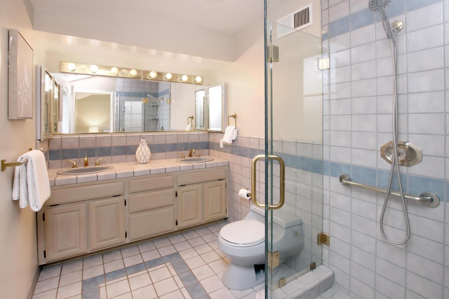 Detail Gallery Image 25 of 35 For 875 Tartarian Way, Sunnyvale,  CA 94087 - 6 Beds | 3 Baths