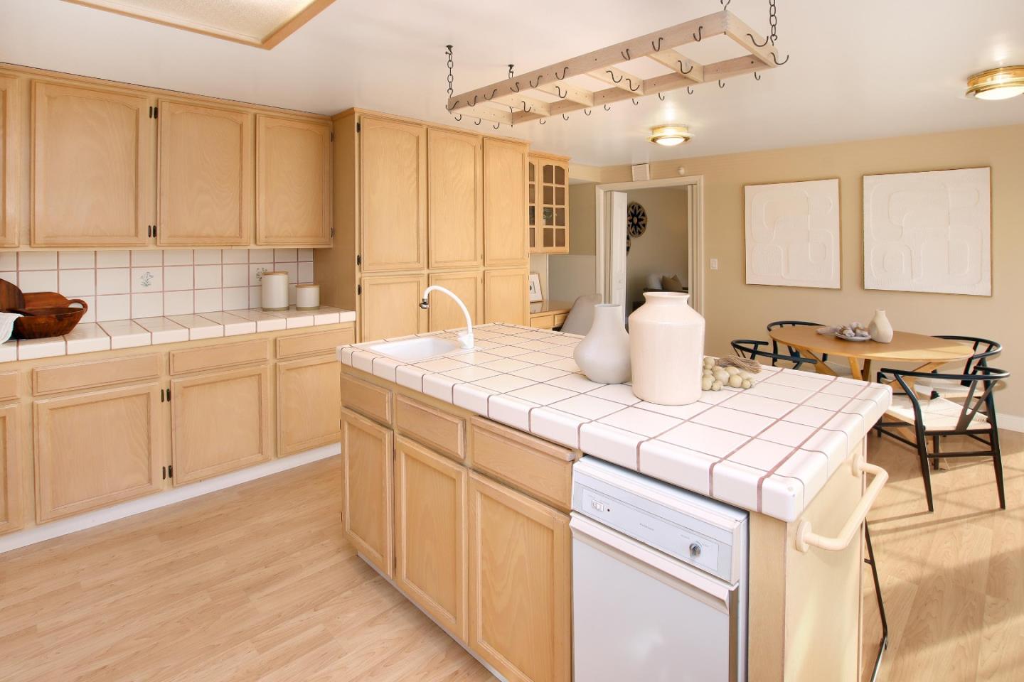 Detail Gallery Image 7 of 35 For 875 Tartarian Way, Sunnyvale,  CA 94087 - 6 Beds | 3 Baths