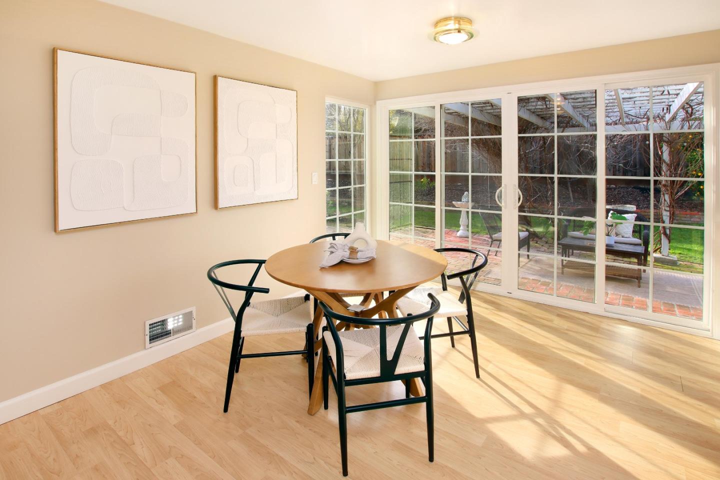 Detail Gallery Image 9 of 35 For 875 Tartarian Way, Sunnyvale,  CA 94087 - 6 Beds | 3 Baths