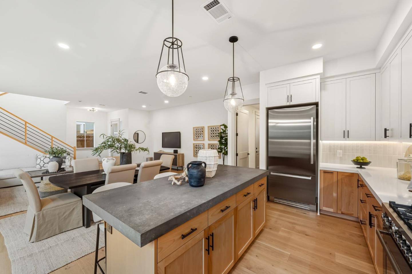 Detail Gallery Image 10 of 34 For 4914 Vivi Place, San Jose,  CA 95124 - 4 Beds | 3 Baths