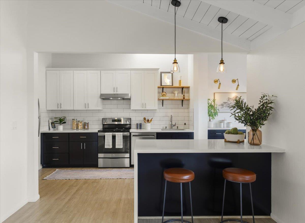 Front Image Thumbnail for ML82033729