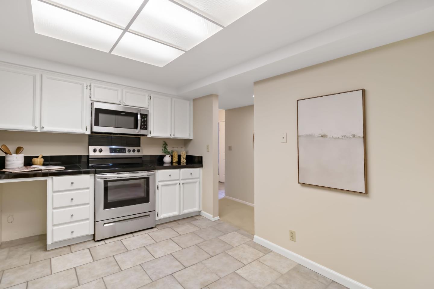 Detail Gallery Image 14 of 52 For 4148 Thain Way, Palo Alto,  CA 94306 - 2 Beds | 2 Baths