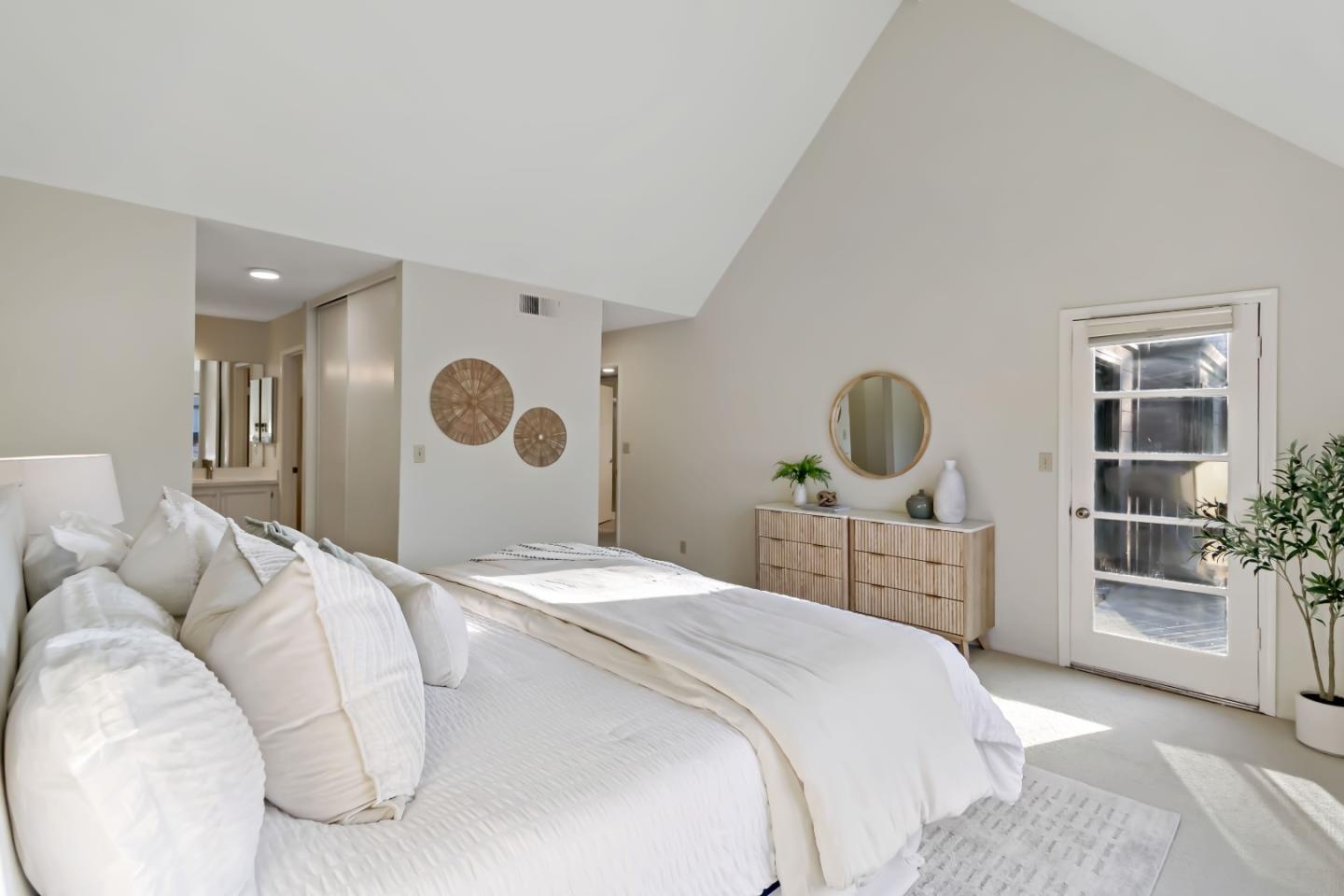 Detail Gallery Image 17 of 52 For 4148 Thain Way, Palo Alto,  CA 94306 - 2 Beds | 2 Baths