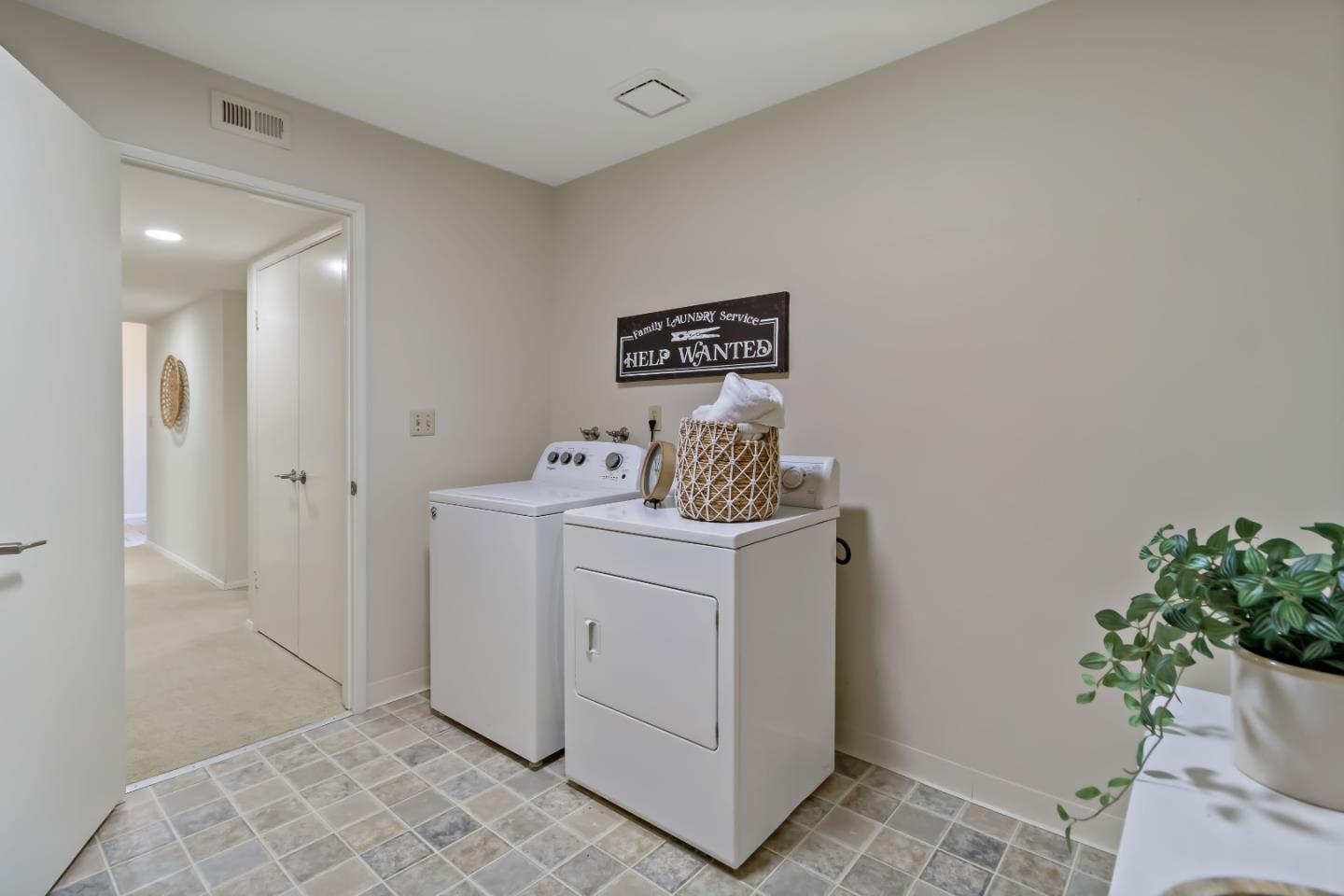 Detail Gallery Image 29 of 52 For 4148 Thain Way, Palo Alto,  CA 94306 - 2 Beds | 2 Baths