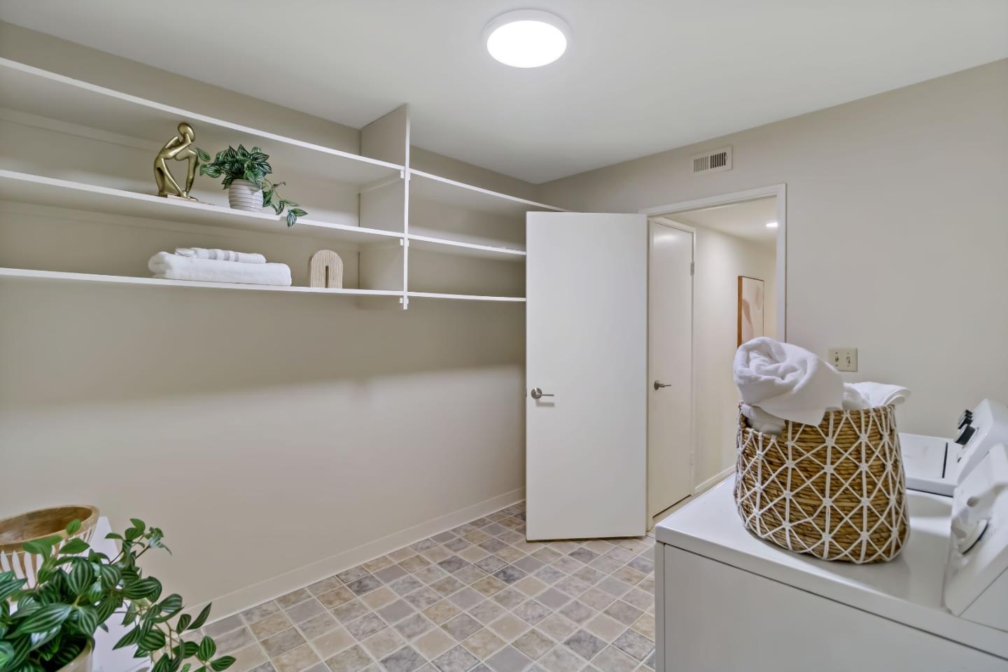 Detail Gallery Image 30 of 52 For 4148 Thain Way, Palo Alto,  CA 94306 - 2 Beds | 2 Baths
