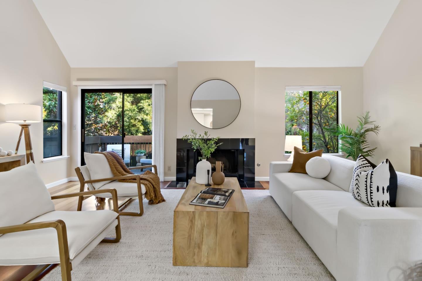 Detail Gallery Image 4 of 52 For 4148 Thain Way, Palo Alto,  CA 94306 - 2 Beds | 2 Baths