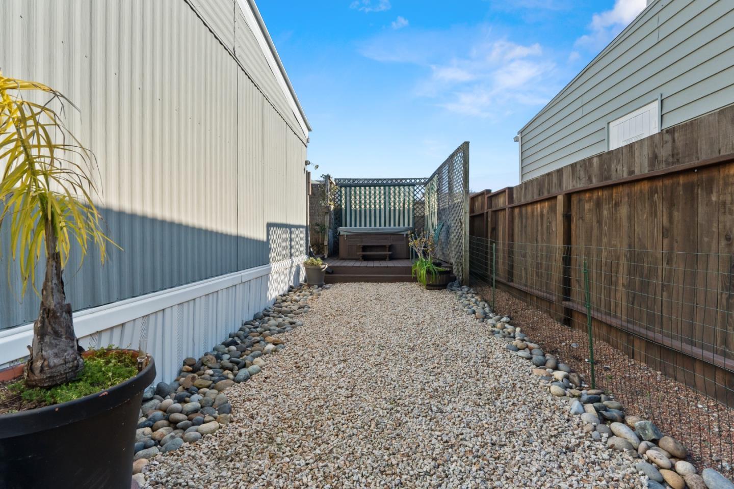 Detail Gallery Image 23 of 32 For 19 Dolphin Court #19,  Half Moon Bay,  CA 94019 - 2 Beds | 2 Baths