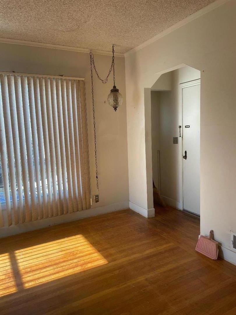 Detail Gallery Image 3 of 16 For 559 Gates St, San Francisco,  CA 94110 - 2 Beds | 1 Baths