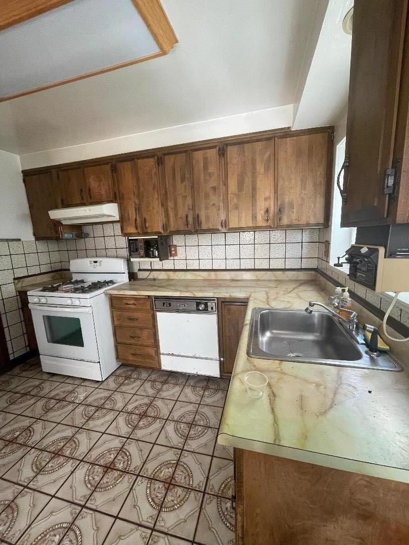 Detail Gallery Image 6 of 16 For 559 Gates St, San Francisco,  CA 94110 - 2 Beds | 1 Baths