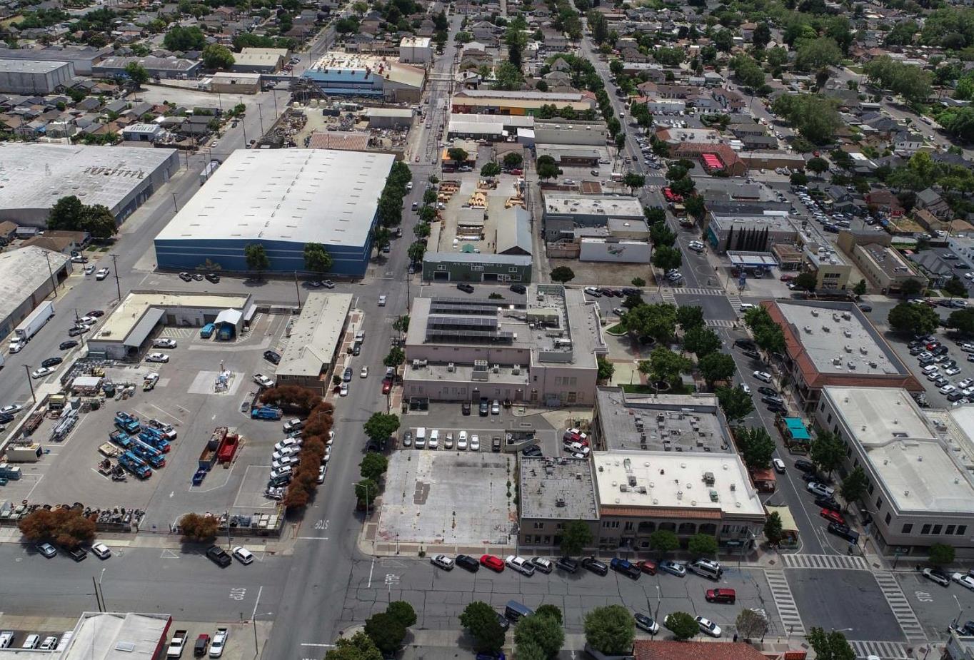 Detail Gallery Image 10 of 14 For 211 6th St, Hollister,  CA 95023 - – Beds | – Baths