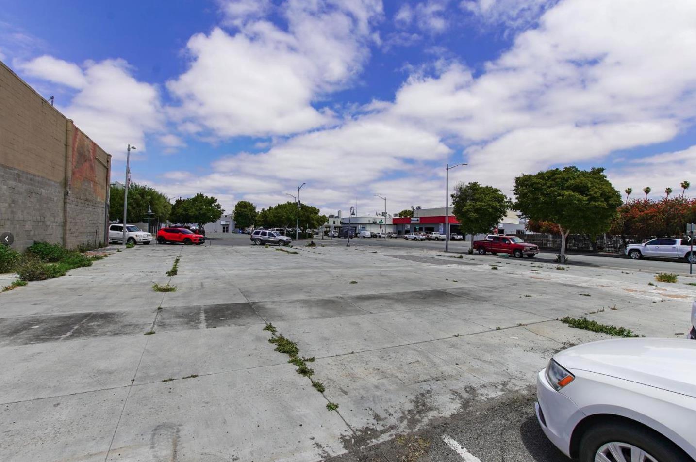 Detail Gallery Image 3 of 14 For 211 6th St, Hollister,  CA 95023 - – Beds | – Baths