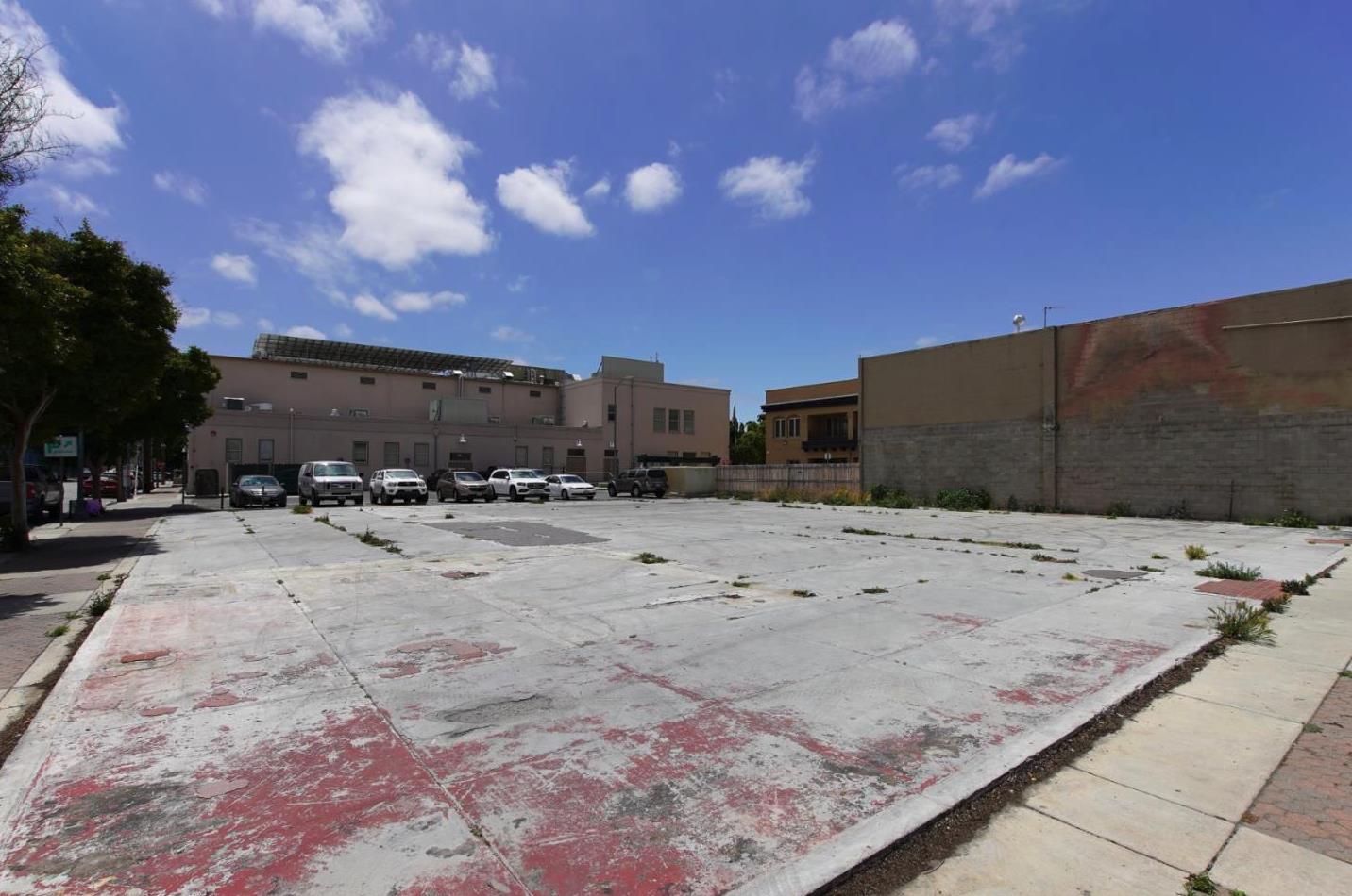 Detail Gallery Image 4 of 14 For 211 6th St, Hollister,  CA 95023 - – Beds | – Baths