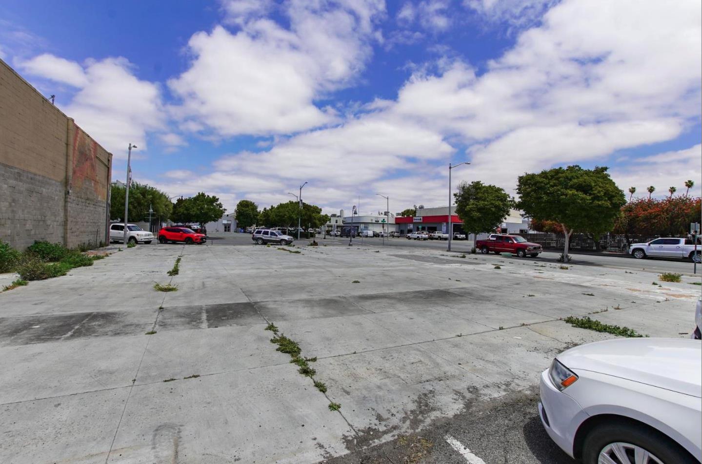 Detail Gallery Image 5 of 14 For 211 6th St, Hollister,  CA 95023 - – Beds | – Baths