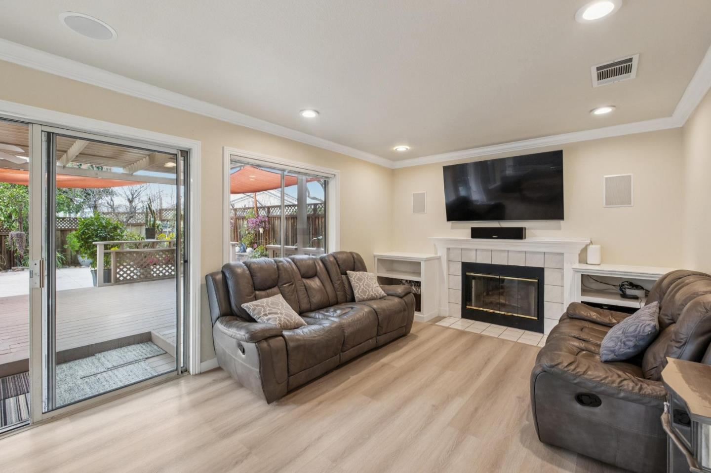 Detail Gallery Image 15 of 38 For 1468 Leaftree Cir, San Jose,  CA 95131 - 4 Beds | 2/1 Baths