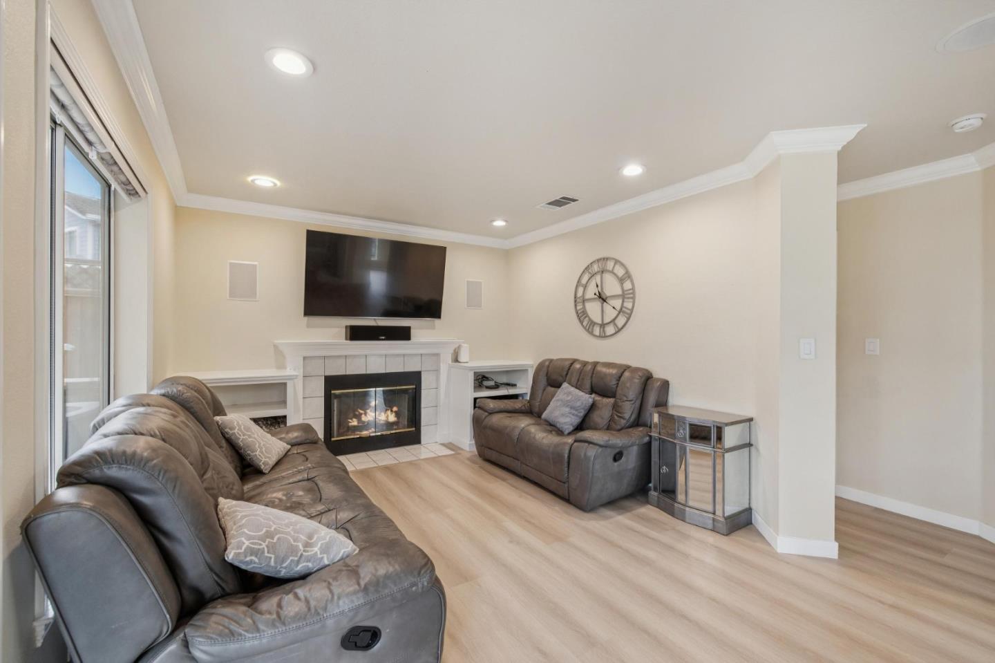 Detail Gallery Image 16 of 38 For 1468 Leaftree Cir, San Jose,  CA 95131 - 4 Beds | 2/1 Baths