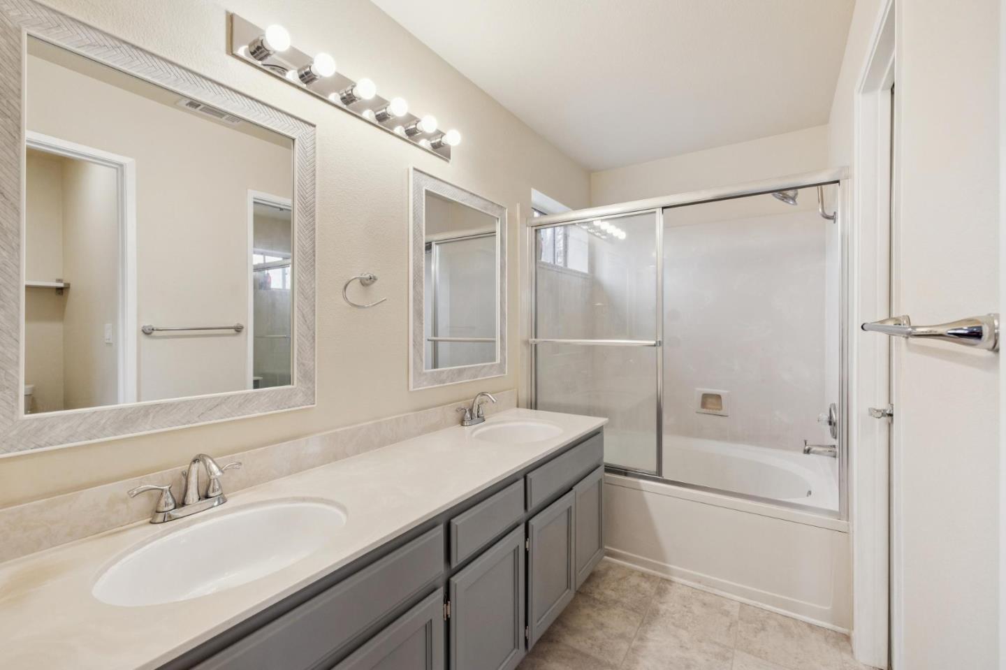 Detail Gallery Image 24 of 38 For 1468 Leaftree Cir, San Jose,  CA 95131 - 4 Beds | 2/1 Baths