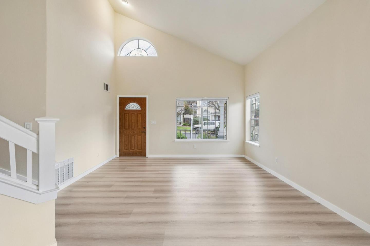 Detail Gallery Image 8 of 38 For 1468 Leaftree Cir, San Jose,  CA 95131 - 4 Beds | 2/1 Baths