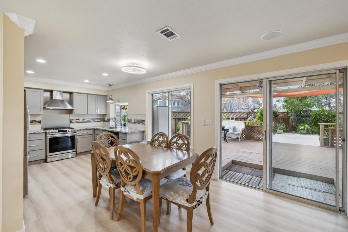 Detail Gallery Image 9 of 38 For 1468 Leaftree Cir, San Jose,  CA 95131 - 4 Beds | 2/1 Baths