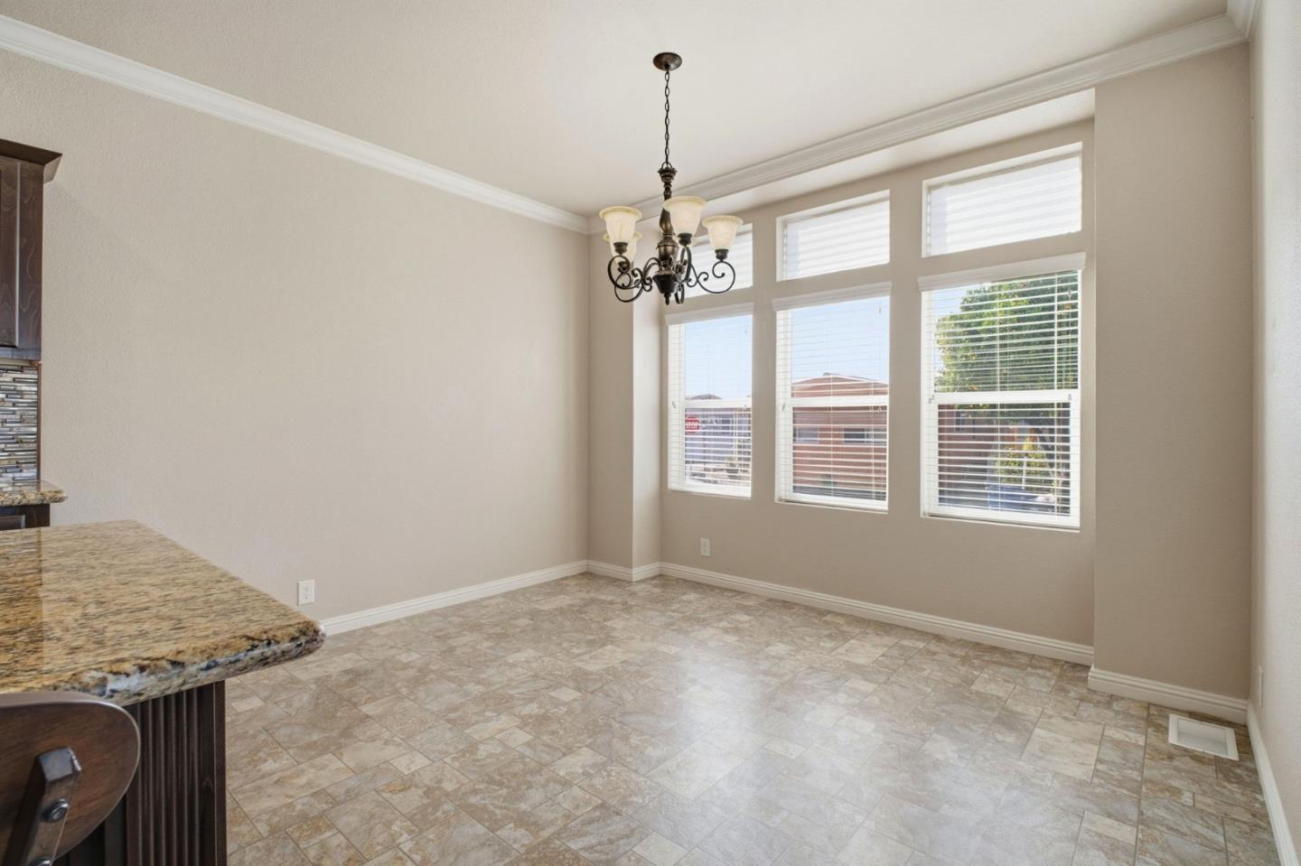 Detail Gallery Image 14 of 32 For 1200 W Winton Ave #203,  Hayward,  CA 94545 - 3 Beds | 0 Baths