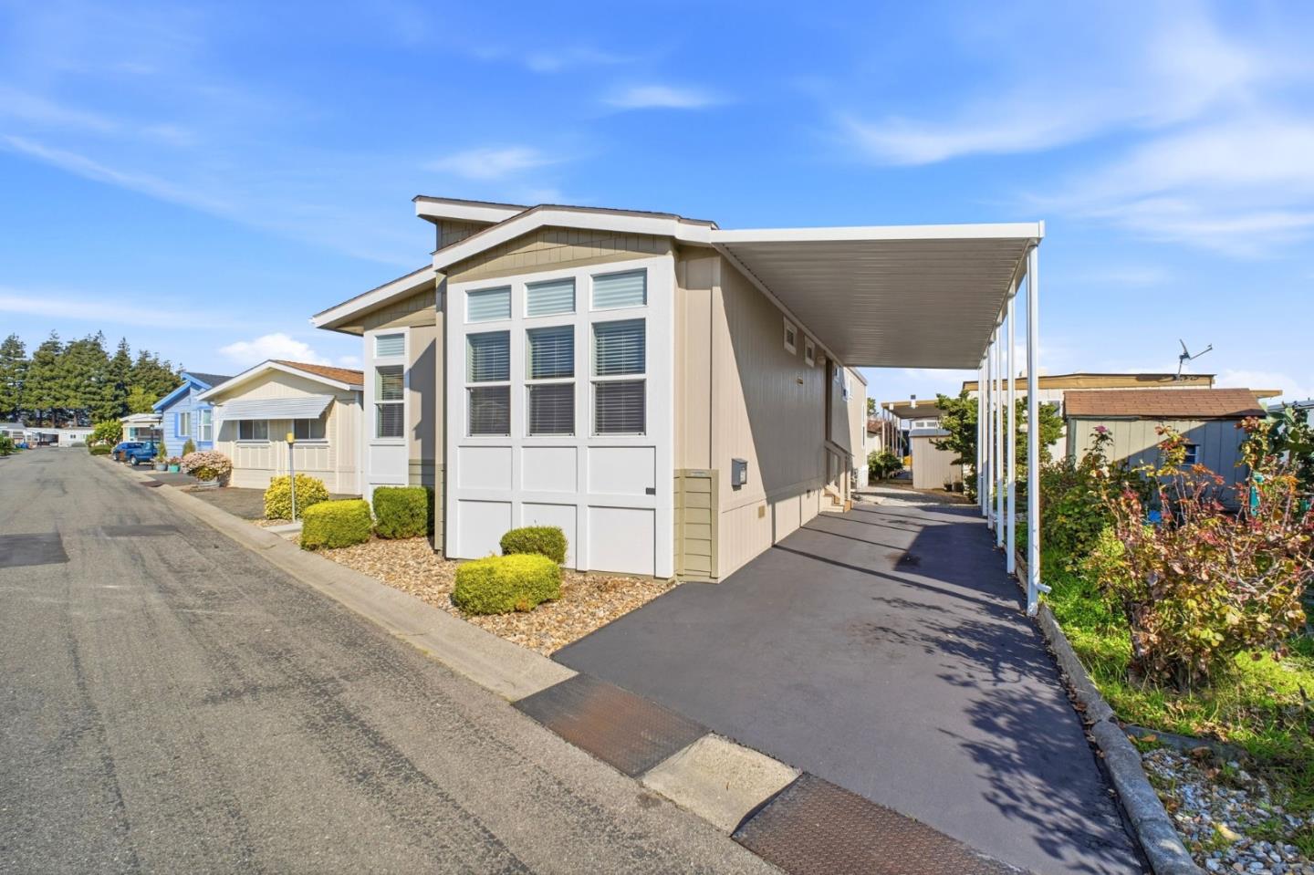 Detail Gallery Image 2 of 32 For 1200 W Winton Ave #203,  Hayward,  CA 94545 - 3 Beds | 0 Baths