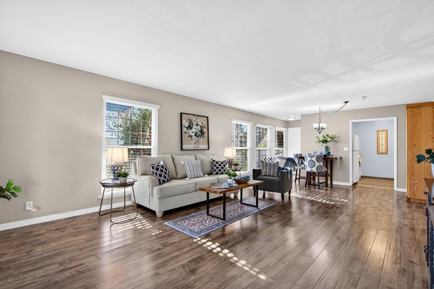 Detail Gallery Image 11 of 33 For 1910 Mount Vernon Ct #10,  Mountain View,  CA 94040 - 1 Beds | 1 Baths