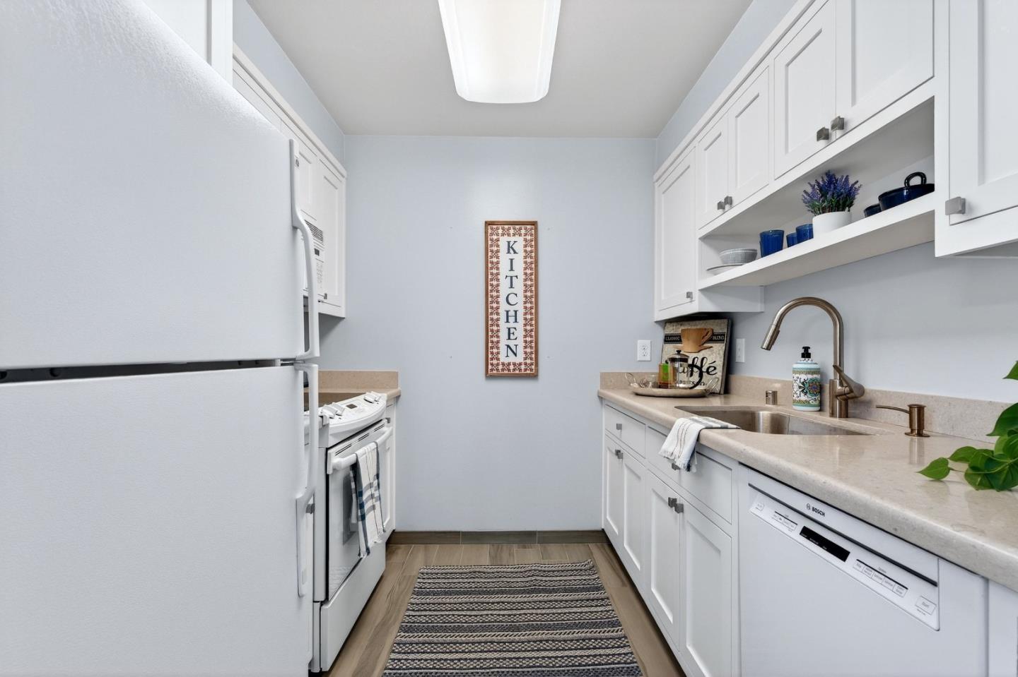 Detail Gallery Image 15 of 33 For 1910 Mount Vernon Ct #10,  Mountain View,  CA 94040 - 1 Beds | 1 Baths