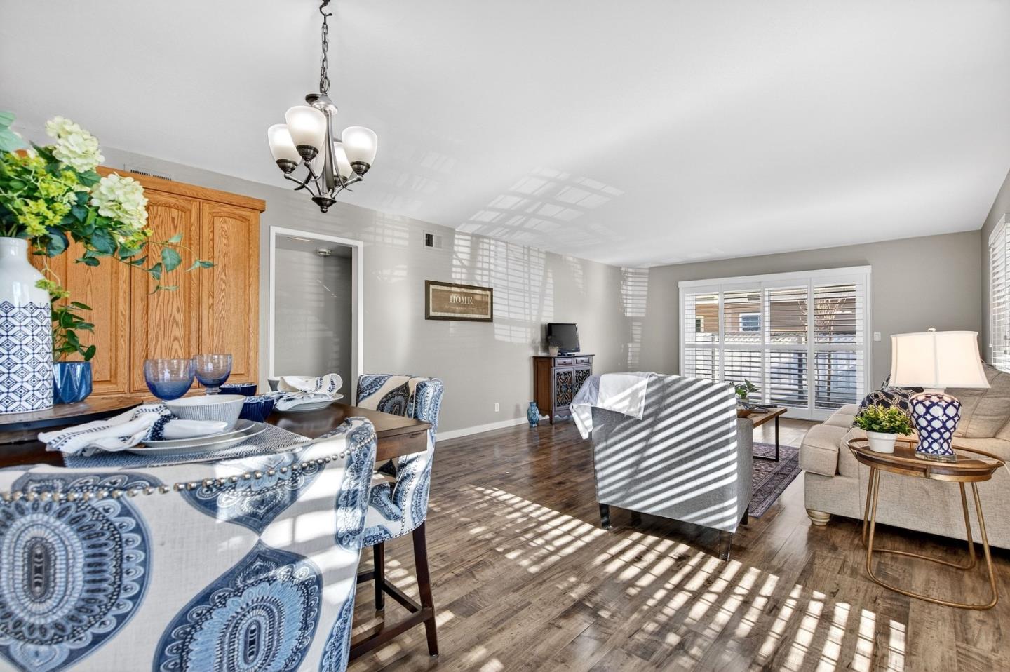 Detail Gallery Image 16 of 33 For 1910 Mount Vernon Ct #10,  Mountain View,  CA 94040 - 1 Beds | 1 Baths