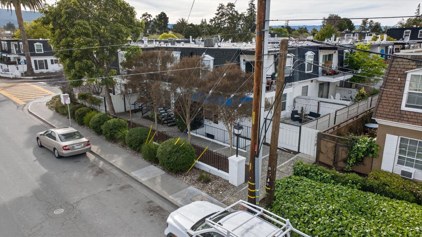 Detail Gallery Image 23 of 33 For 1910 Mount Vernon Ct #10,  Mountain View,  CA 94040 - 1 Beds | 1 Baths