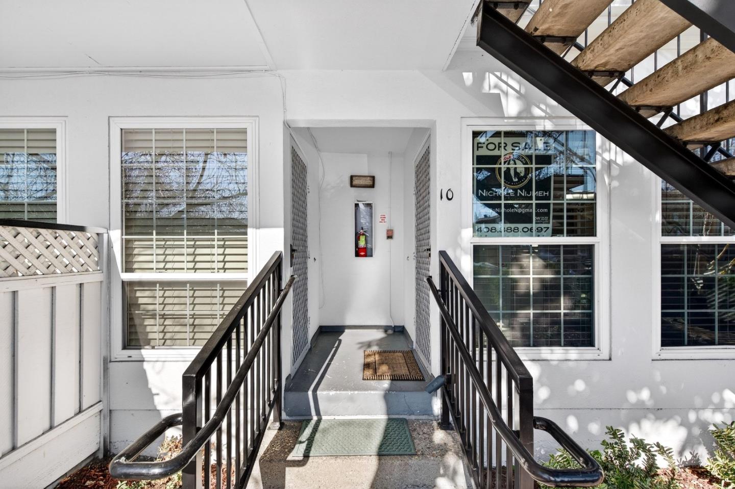 Detail Gallery Image 3 of 33 For 1910 Mount Vernon Ct #10,  Mountain View,  CA 94040 - 1 Beds | 1 Baths