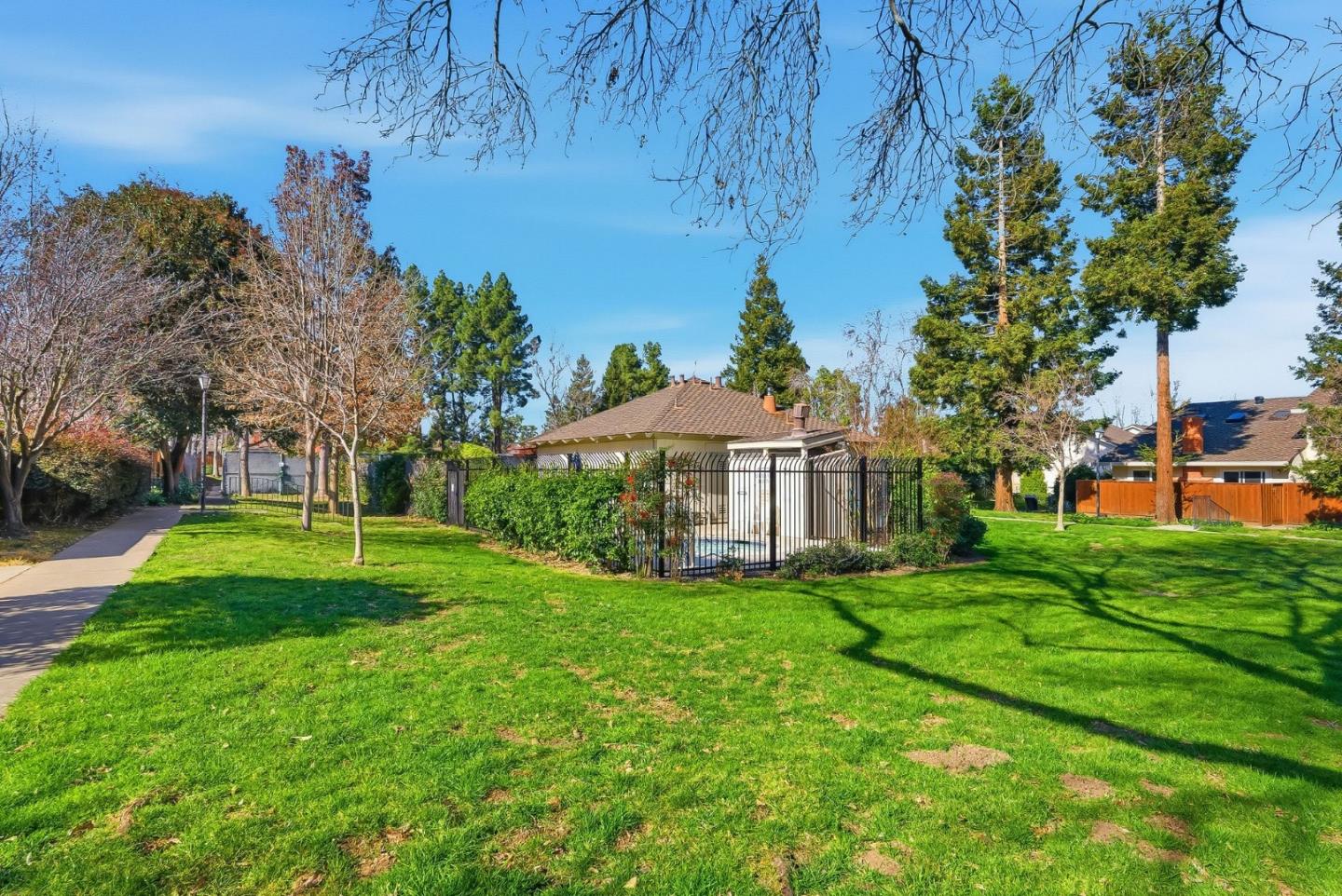 Detail Gallery Image 25 of 28 For 20012 Northcrest Sq, Cupertino,  CA 95014 - 2 Beds | 2 Baths