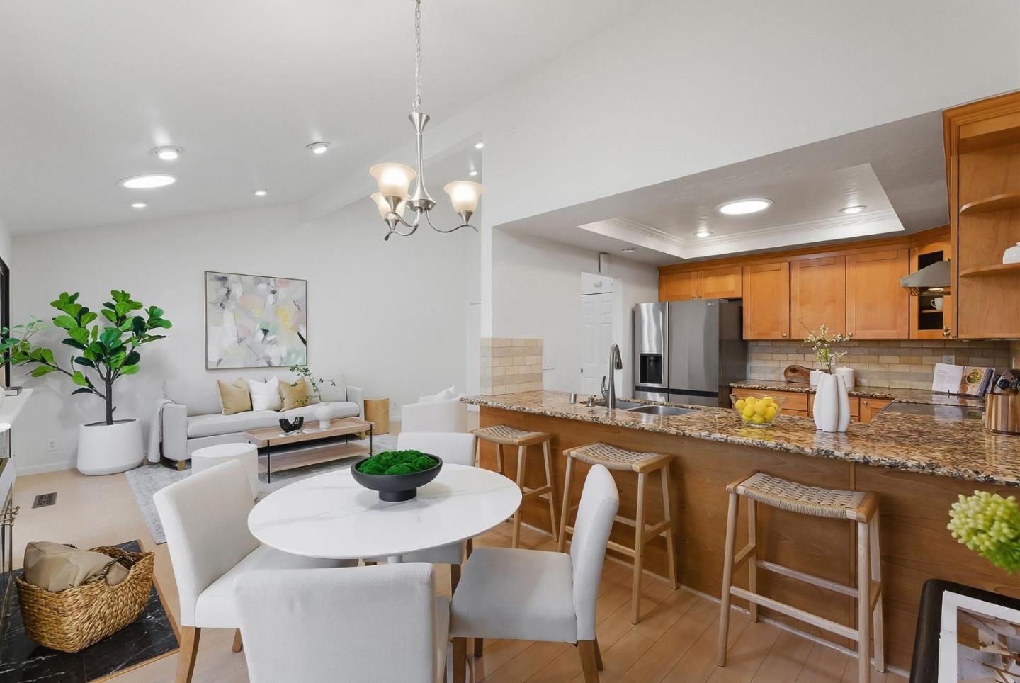 Detail Gallery Image 6 of 28 For 20012 Northcrest Sq, Cupertino,  CA 95014 - 2 Beds | 2 Baths