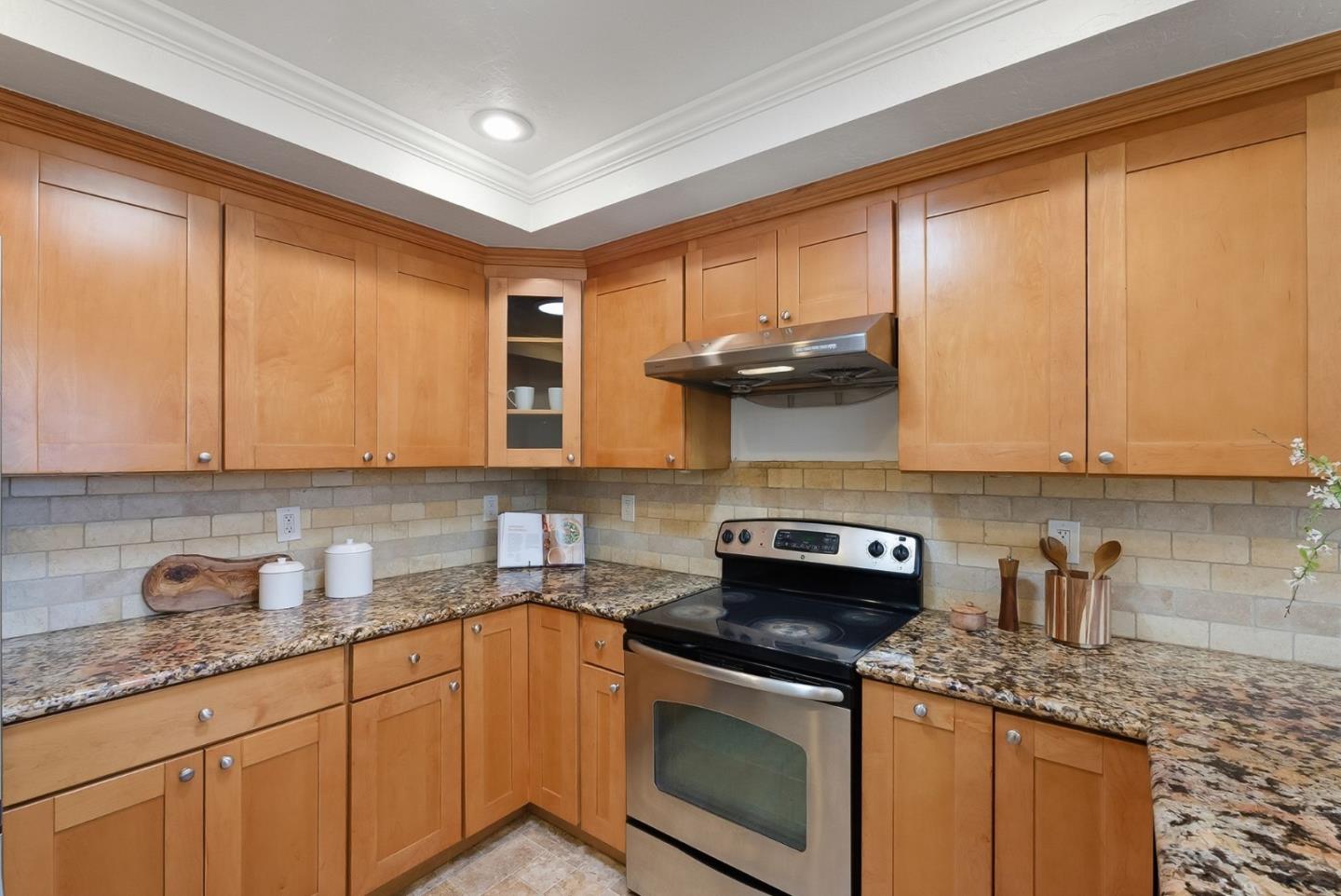 Detail Gallery Image 9 of 28 For 20012 Northcrest Sq, Cupertino,  CA 95014 - 2 Beds | 2 Baths