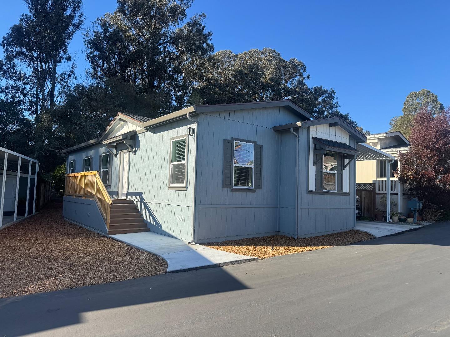 Front Image Thumbnail for ML82033747