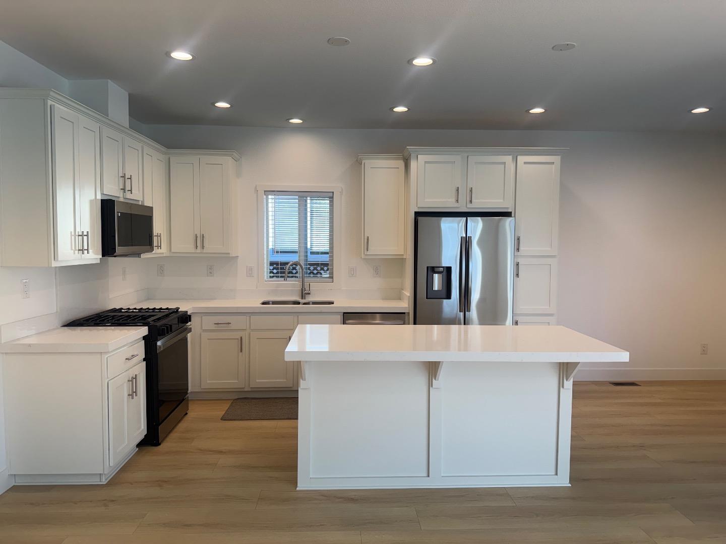 Detail Gallery Image 2 of 15 For 3321 Ashwood Way #3321,  Soquel,  CA 95073 - 3 Beds | 2 Baths