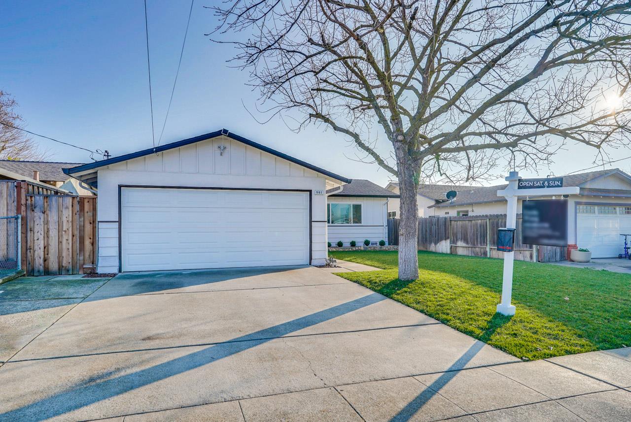 Detail Gallery Image 2 of 45 For 961 Lambaren Ave, Livermore,  CA 94551 - 4 Beds | 2 Baths