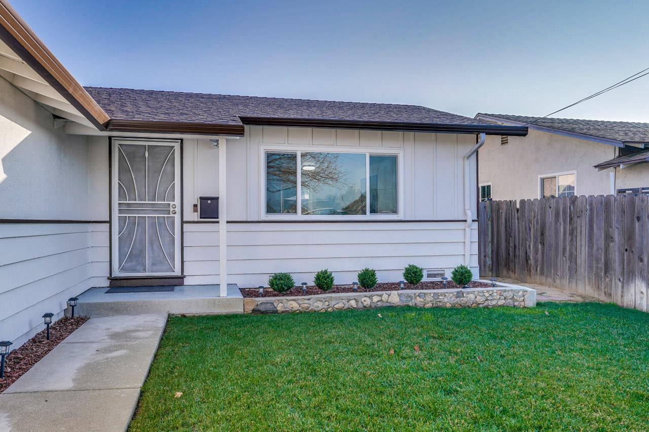 Detail Gallery Image 3 of 45 For 961 Lambaren Ave, Livermore,  CA 94551 - 4 Beds | 2 Baths