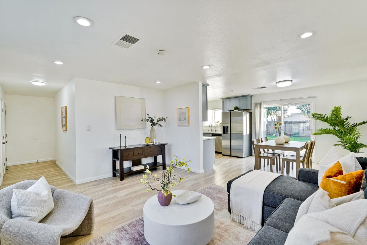 Detail Gallery Image 7 of 45 For 961 Lambaren Ave, Livermore,  CA 94551 - 4 Beds | 2 Baths