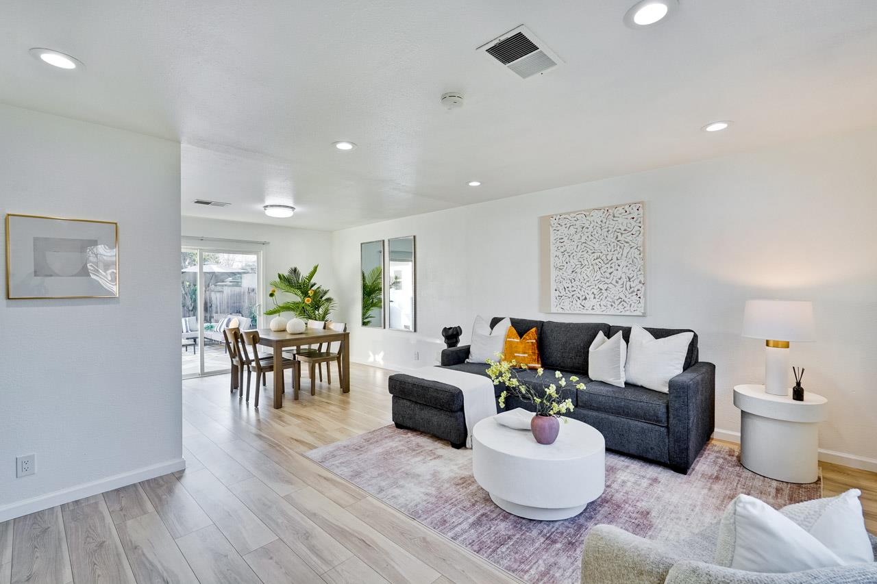 Detail Gallery Image 8 of 45 For 961 Lambaren Ave, Livermore,  CA 94551 - 4 Beds | 2 Baths