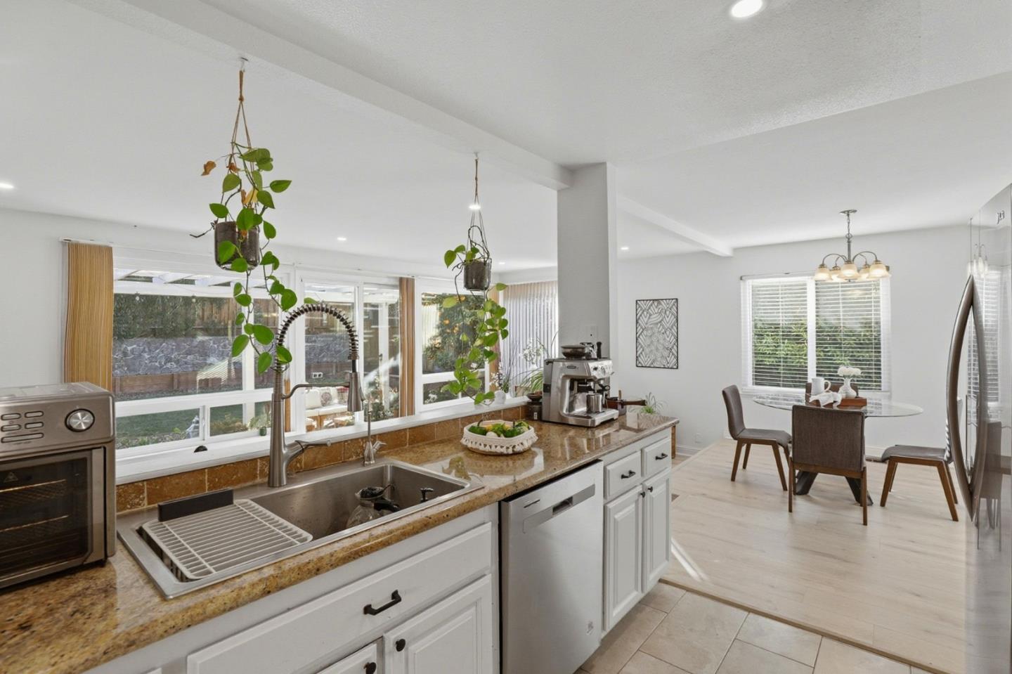 Detail Gallery Image 13 of 40 For 6460 Standridge Ct, San Jose,  CA 95123 - 4 Beds | 2/1 Baths