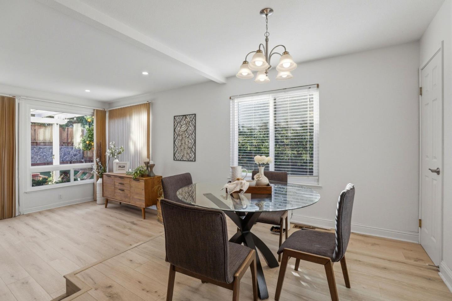 Detail Gallery Image 14 of 40 For 6460 Standridge Ct, San Jose,  CA 95123 - 4 Beds | 2/1 Baths