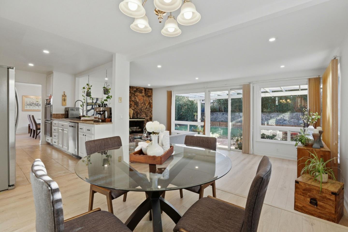 Detail Gallery Image 15 of 40 For 6460 Standridge Ct, San Jose,  CA 95123 - 4 Beds | 2/1 Baths