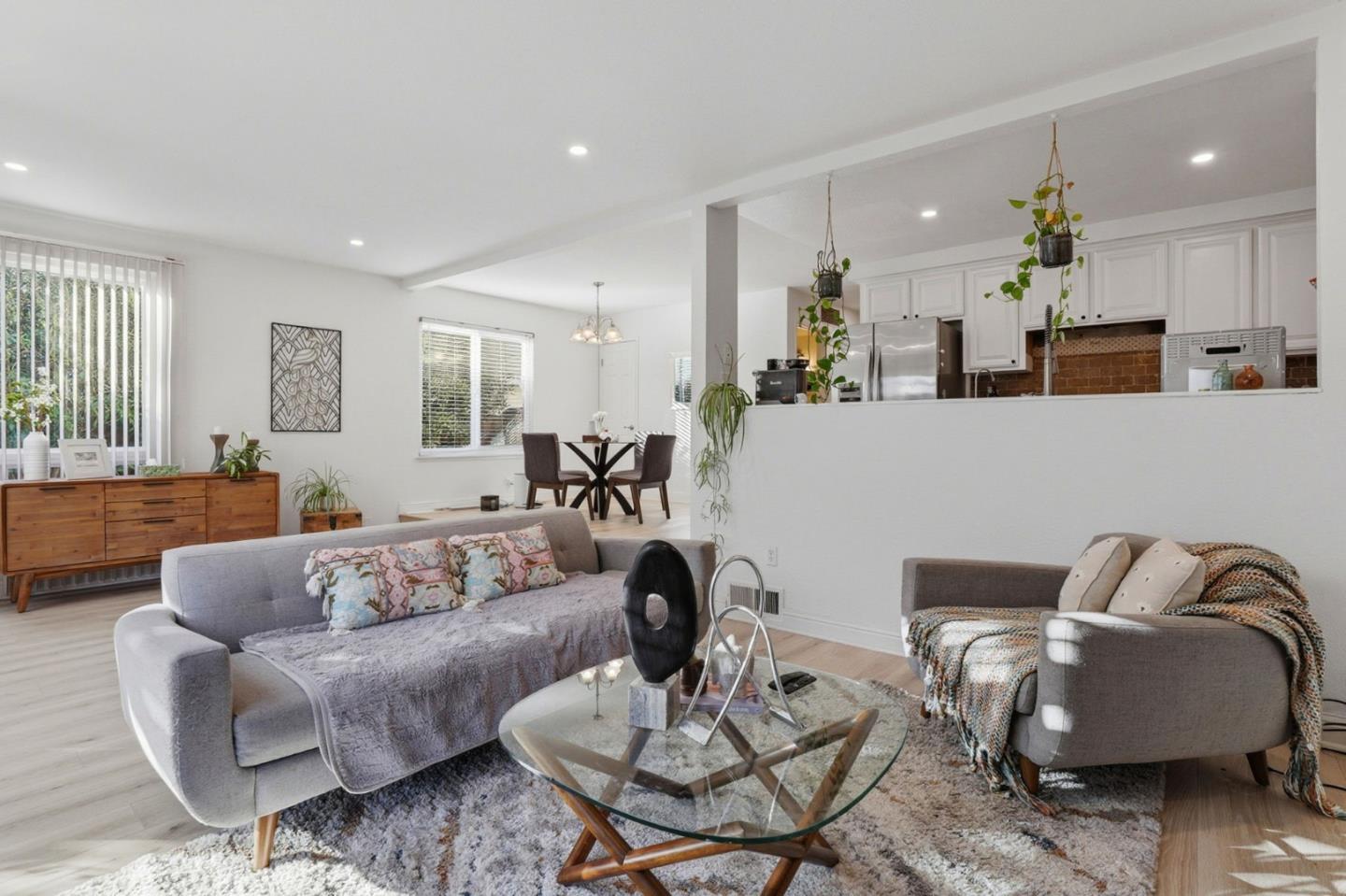 Detail Gallery Image 17 of 40 For 6460 Standridge Ct, San Jose,  CA 95123 - 4 Beds | 2/1 Baths