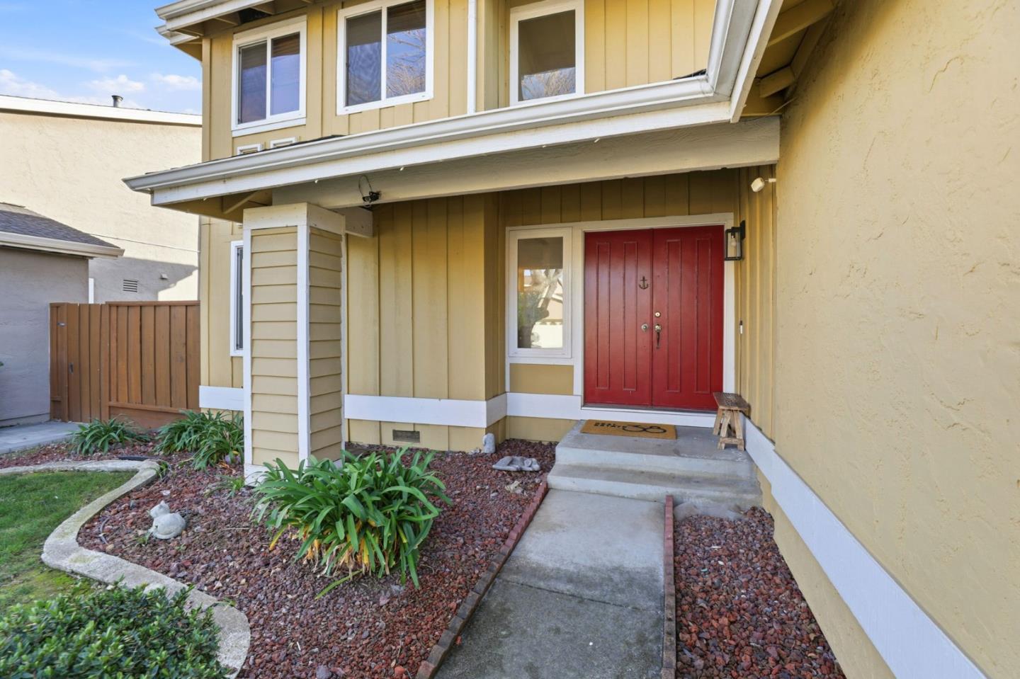 Detail Gallery Image 5 of 40 For 6460 Standridge Ct, San Jose,  CA 95123 - 4 Beds | 2/1 Baths