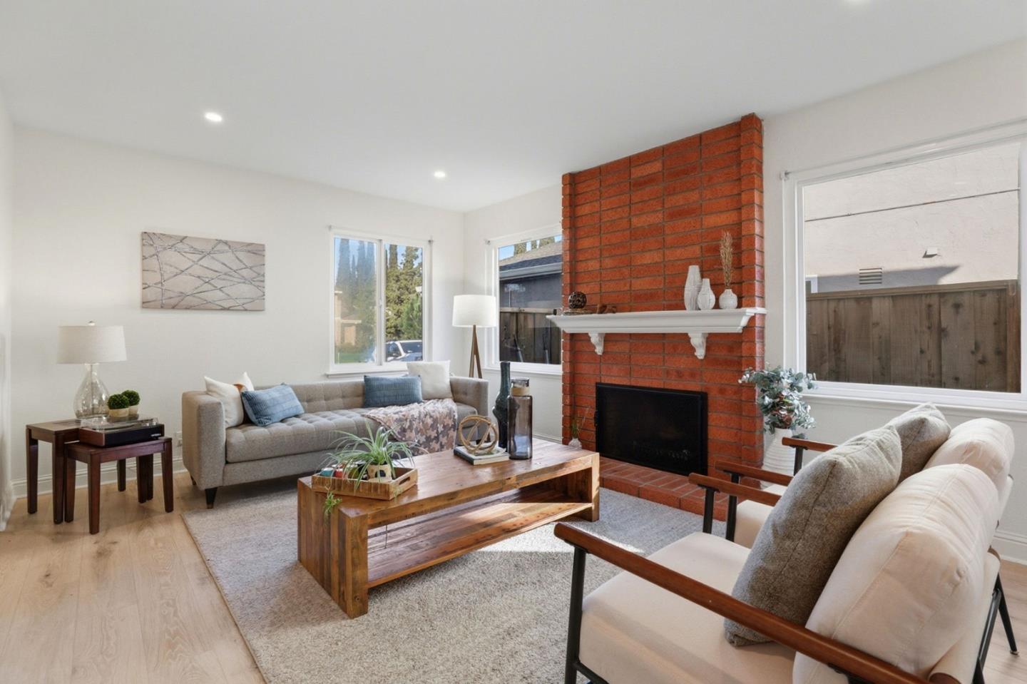 Detail Gallery Image 7 of 40 For 6460 Standridge Ct, San Jose,  CA 95123 - 4 Beds | 2/1 Baths